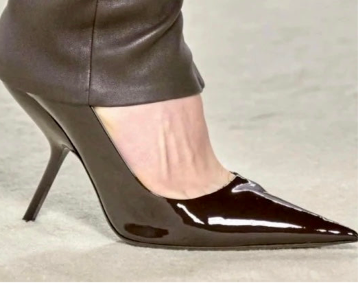 Stylo High Heel, super Trendy.  Qualitativ und super bequem. Innen Sohle echtes Leder.