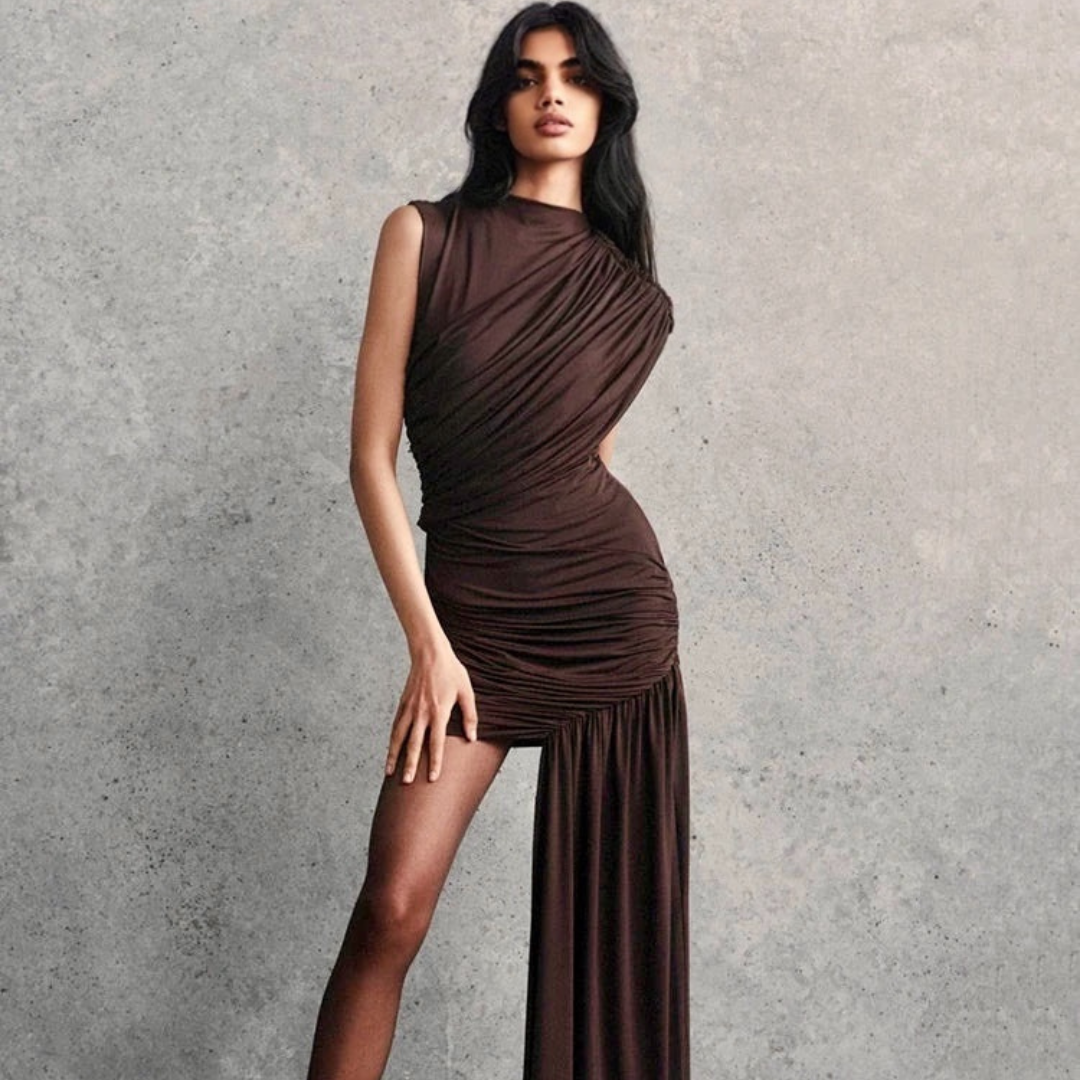 Curvy Elegante Mini Kleid, asymmetrisch